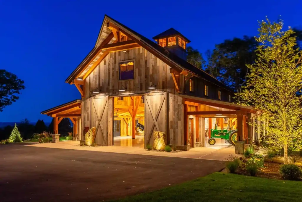 Timber Frame Barn With Loft and Structure Design